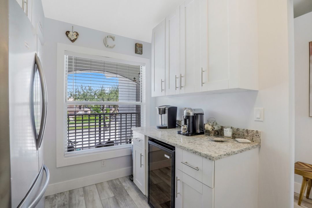 1006 Mainsail Dr #222, Naples, FL 34114