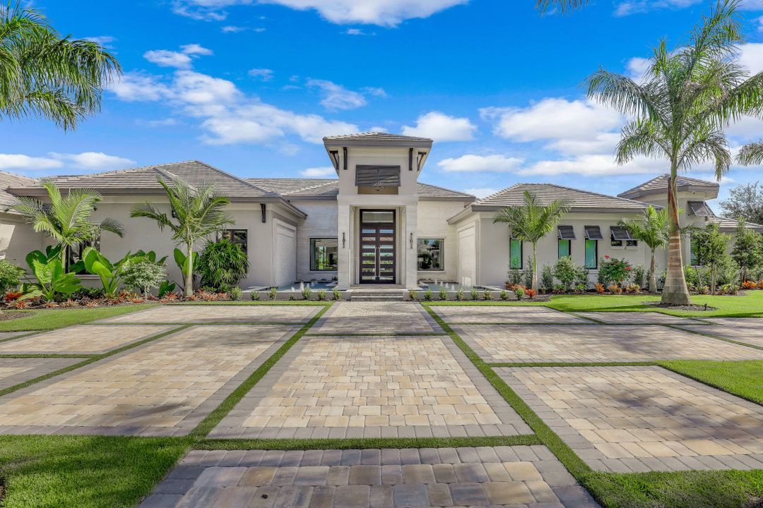 5937 Sunnyslope Dr, Naples, FL 34119