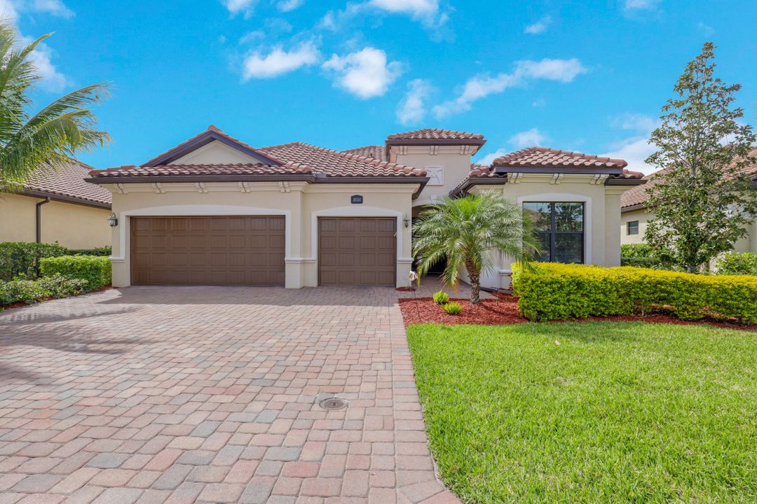 28100 Kerry Ct, Bonita Springs, FL 34135