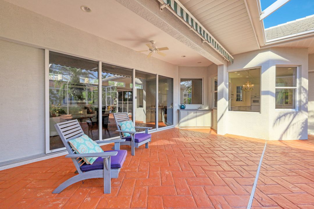 524 Eagle Creek Dr, Naples, FL 34113