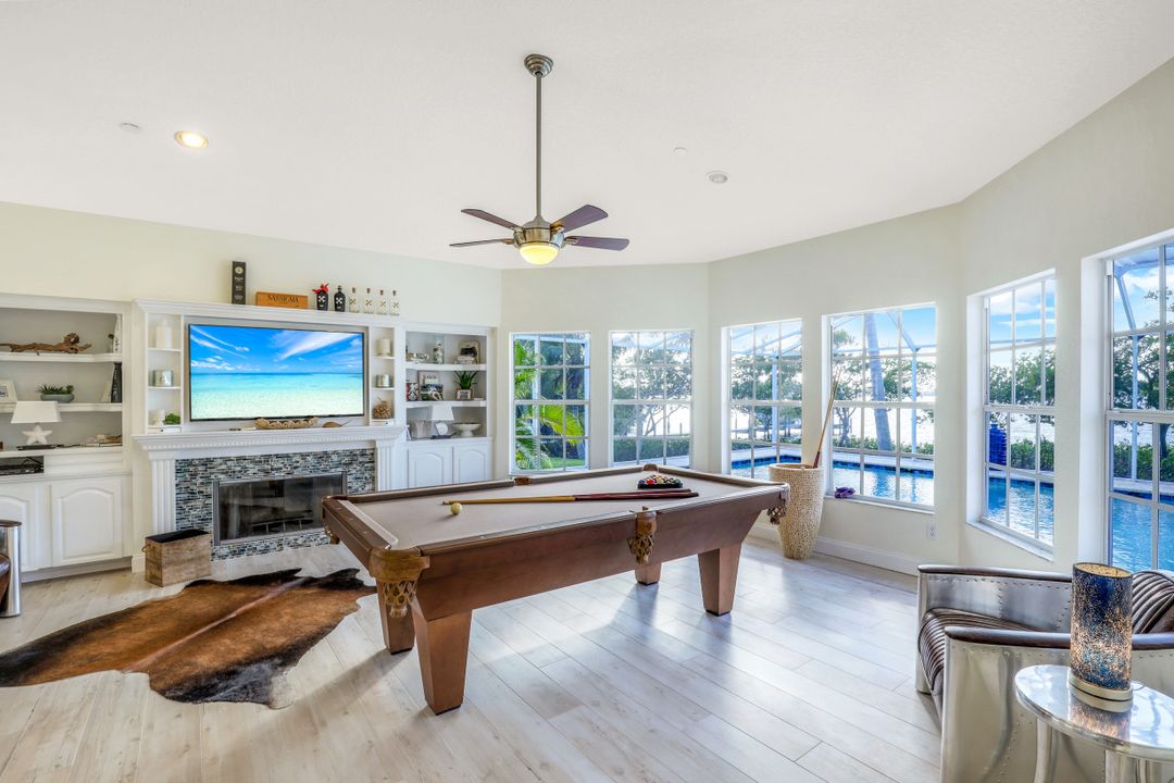 12201 Shoreview Dr, Matlacha, FL 33993