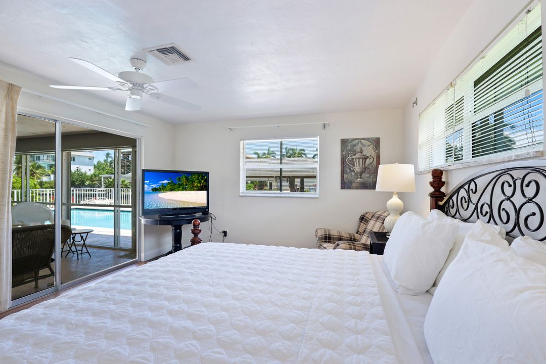 139 Bayview Ave, Naples, FL 34108