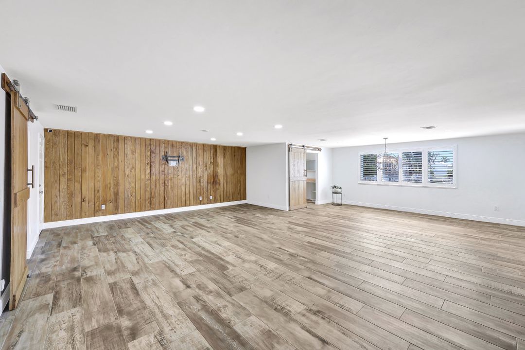 318 Polynesia Ct, Marco Island, FL 34145