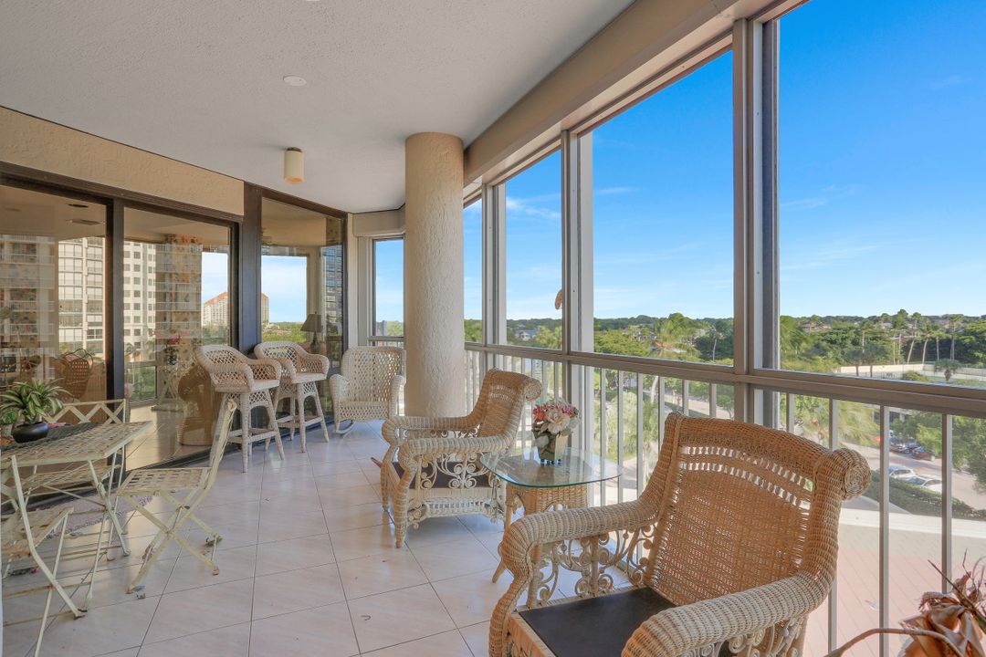 4951 Gulf Shore Blvd N #301, Naples, FL 34103