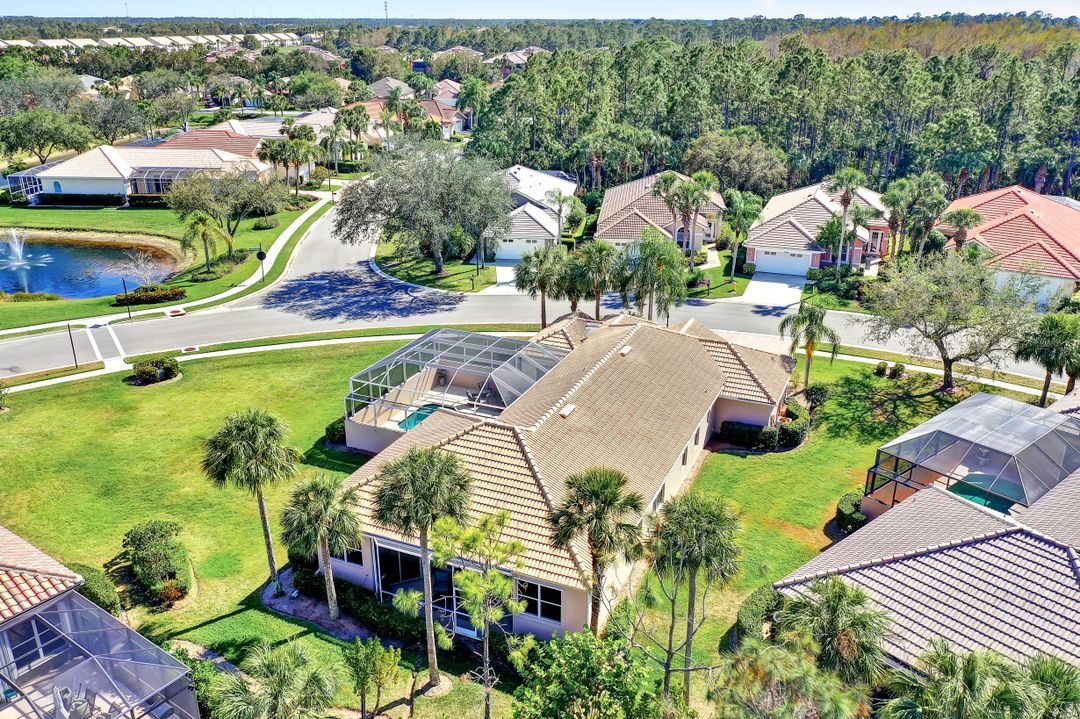 6104 Highwood Park Ln, Naples, FL 34110