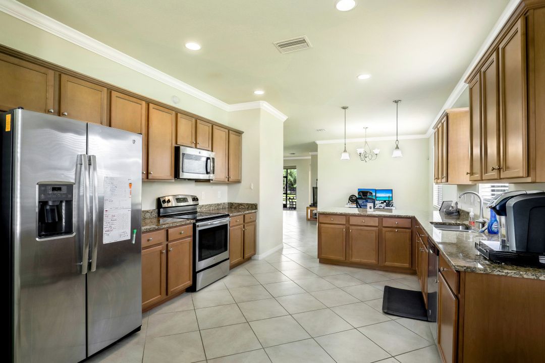 3401 Dandolo Cir, Cape Coral, FL 33909