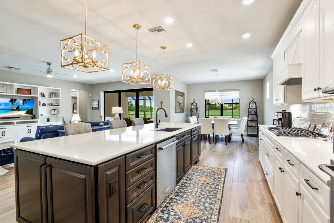 9373 Surfbird Ct, Naples, FL 34120