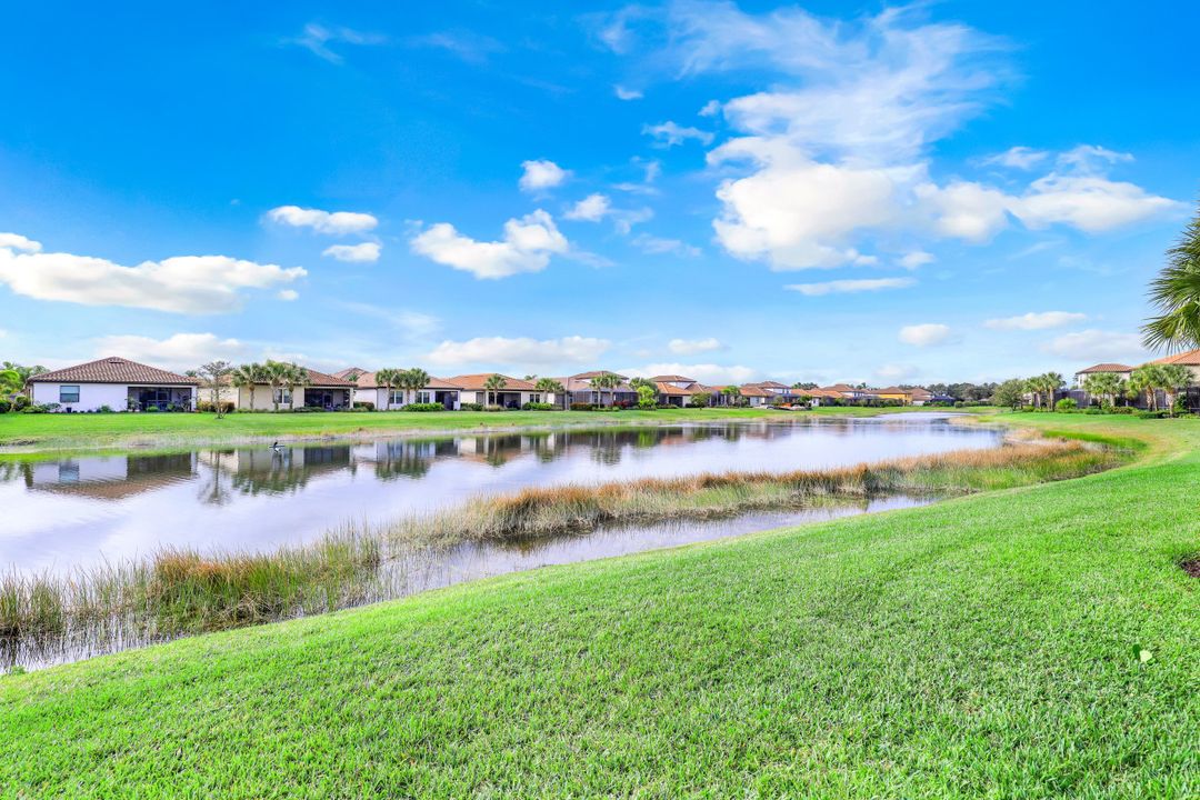 4714 Formosa Dr, Naples, FL 34119