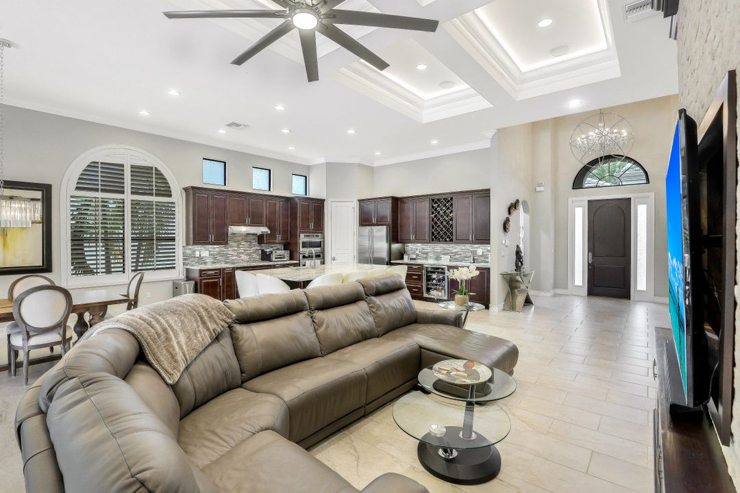 14713 Reserve Ln, Naples, FL 34109