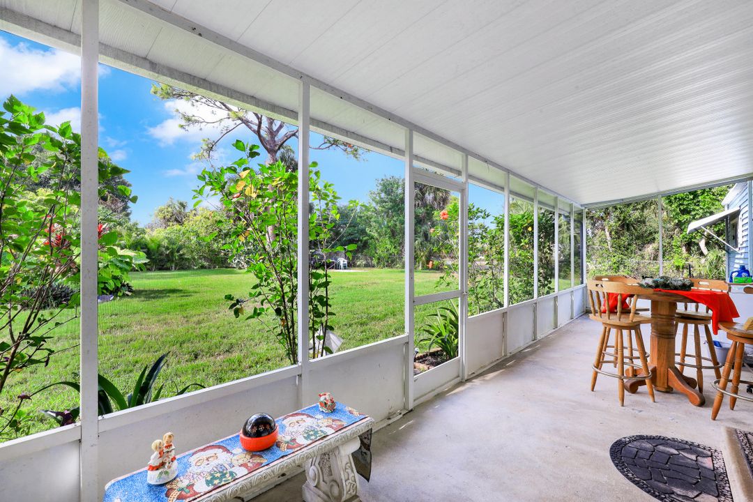 7905 Marx Dr, North Fort Myers, FL 33917