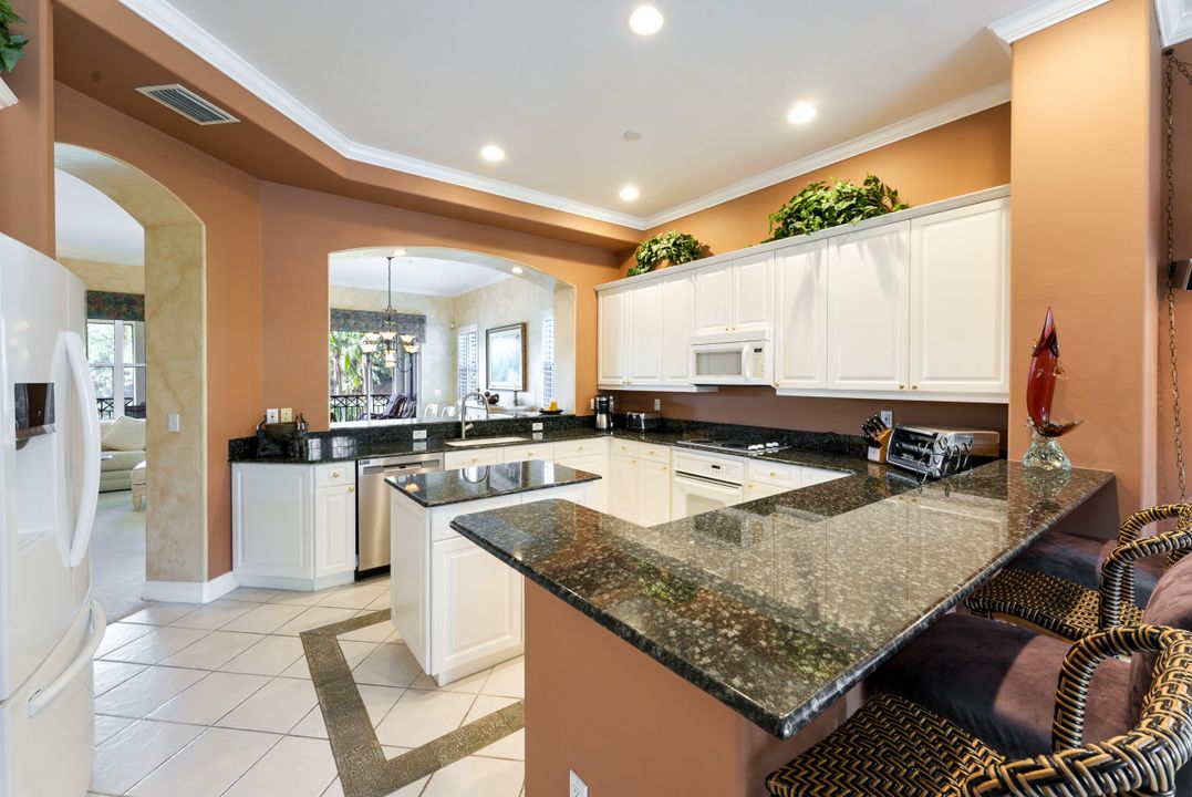 2613 Estrella Dr #18-2, Naples, FL 34109