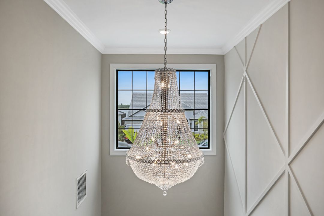 19617 Waterman Ct, Miromar Lakes, FL 33913