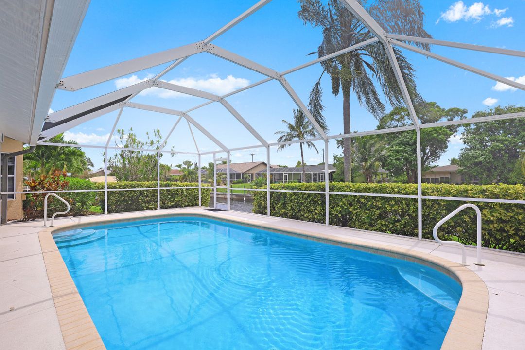 3870 SE 13th Pl, Cape Coral, FL 33904