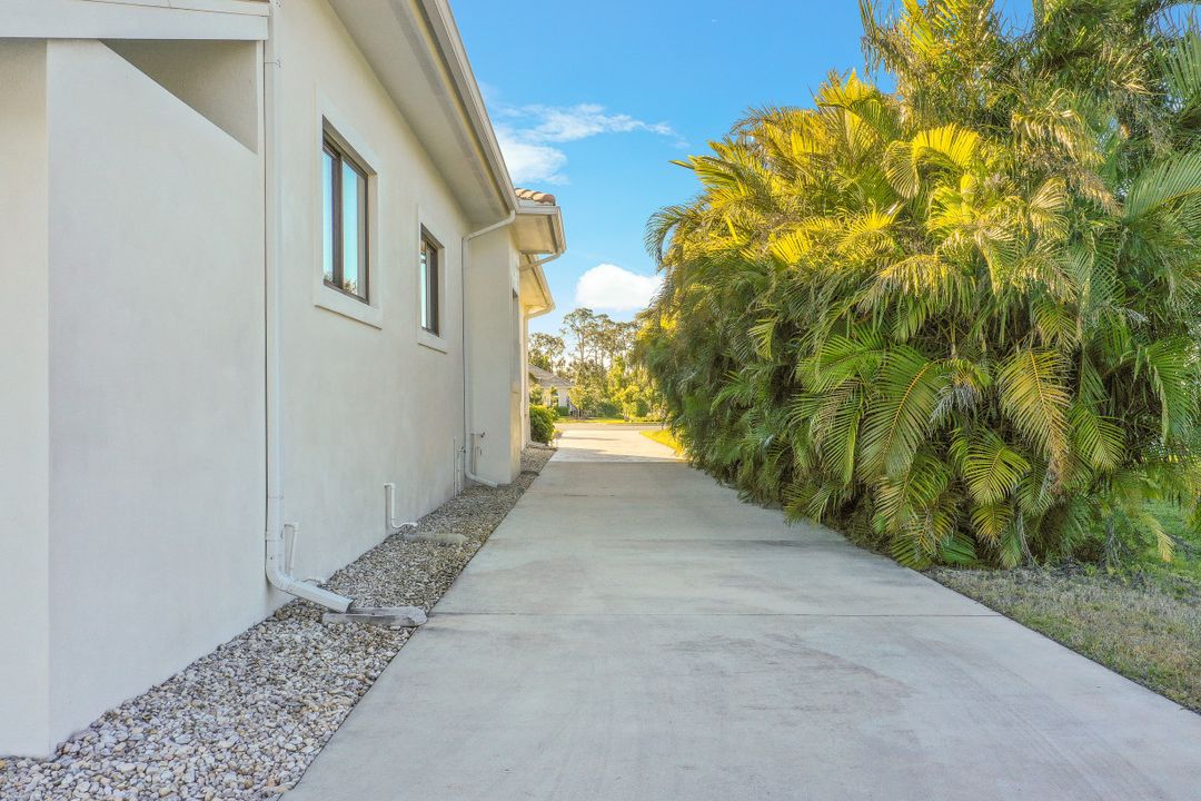 15361 Old Pine Ct, Fort Myers, FL 33912