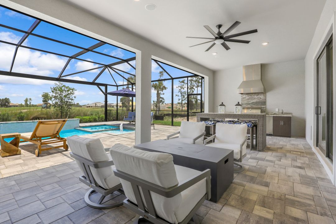 9610 Everglades Dr, Naples, FL 34120