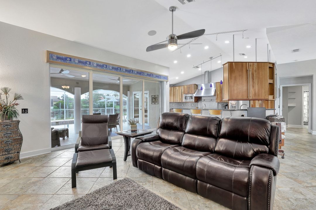 2130 SW 51st St, Cape Coral, FL 33914