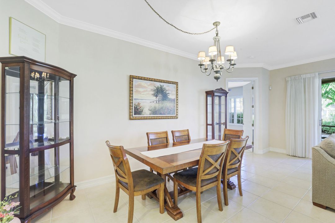 5005 Maxwell Cir #102, Naples, FL 34105