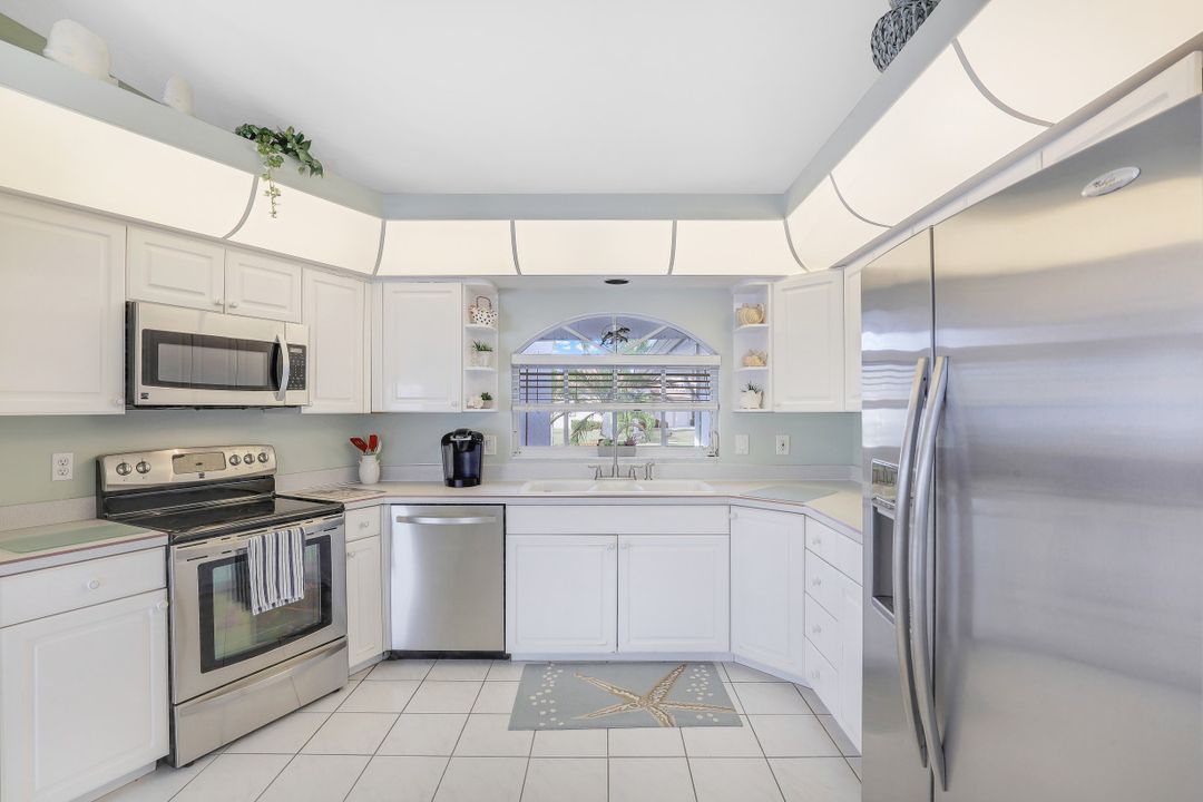 358 Wales Ct, Marco Island, FL 34145