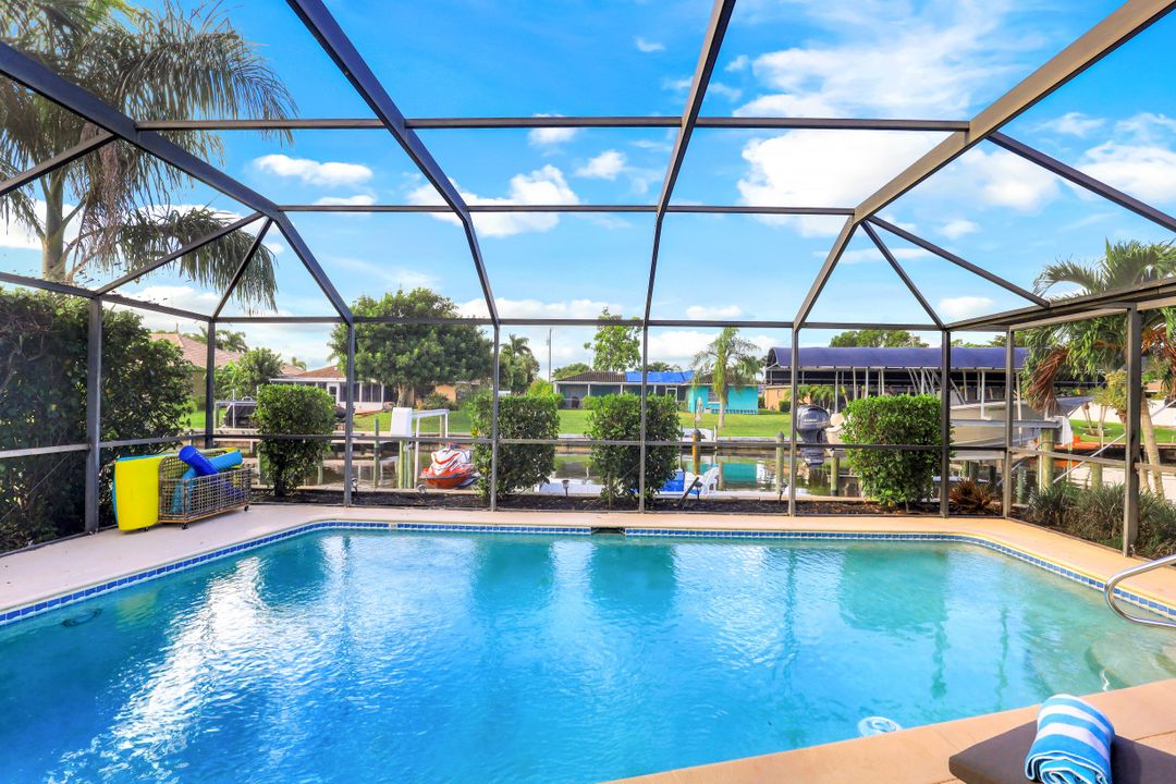 2010 SE 29th Ln, Cape Coral, FL 33904