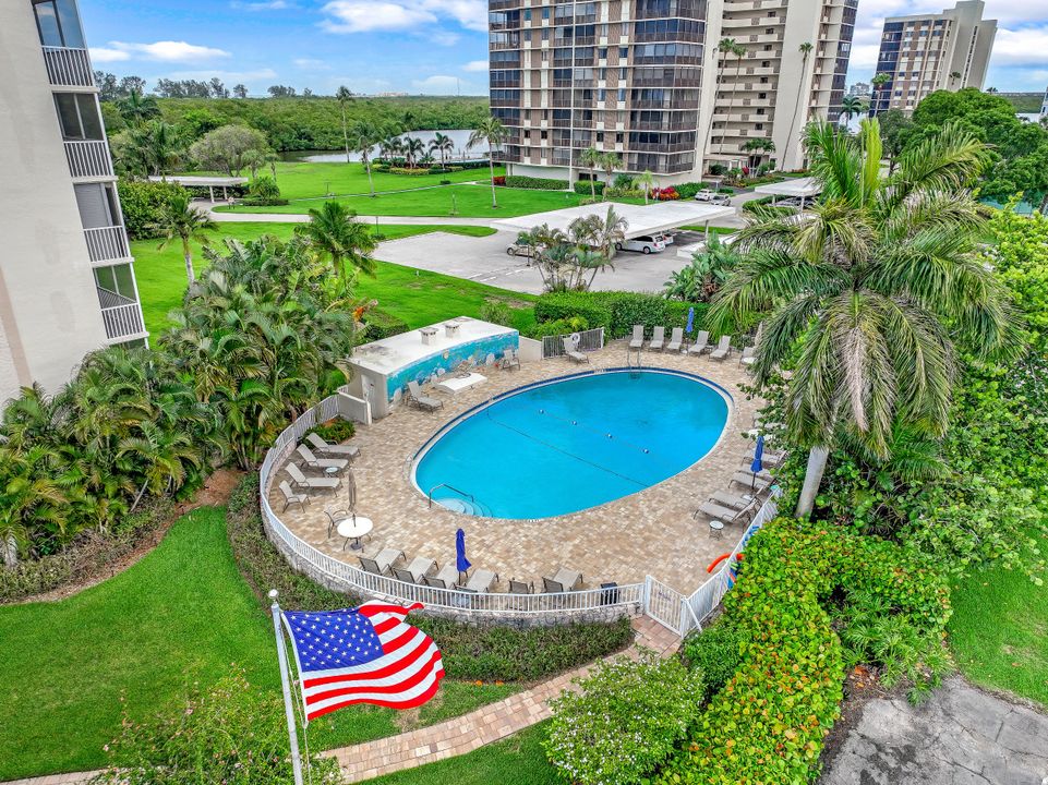 5 Bluebill Ave #606, Naples, FL 34108