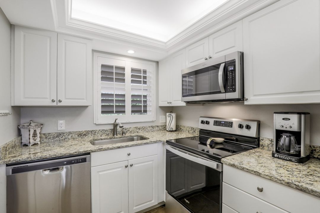 300 Forest Lakes Blvd #212, Naples, FL 34105