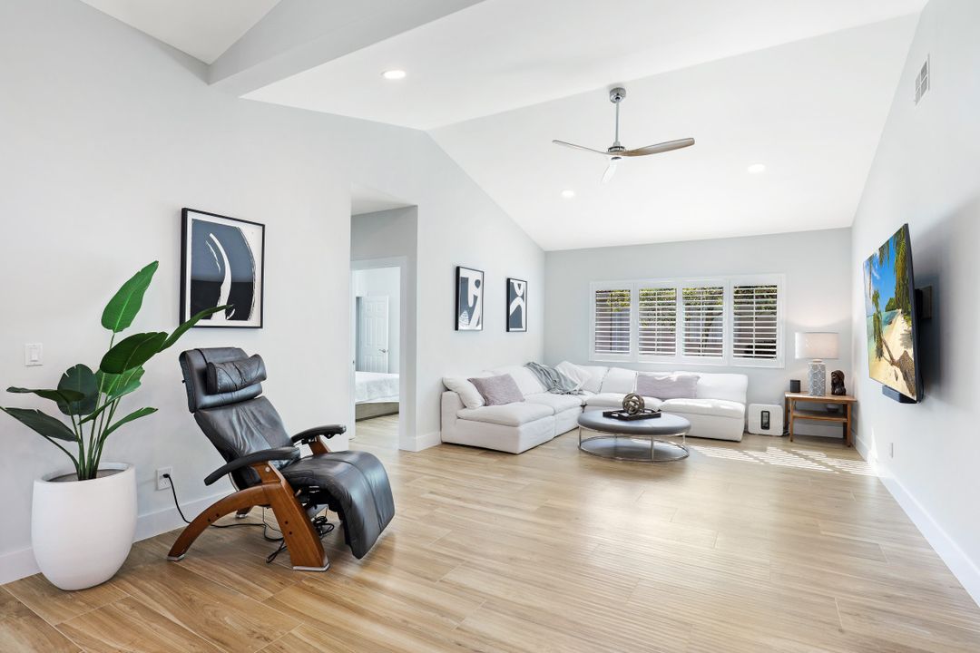 11102 Phoenix Way, Naples, FL 34119