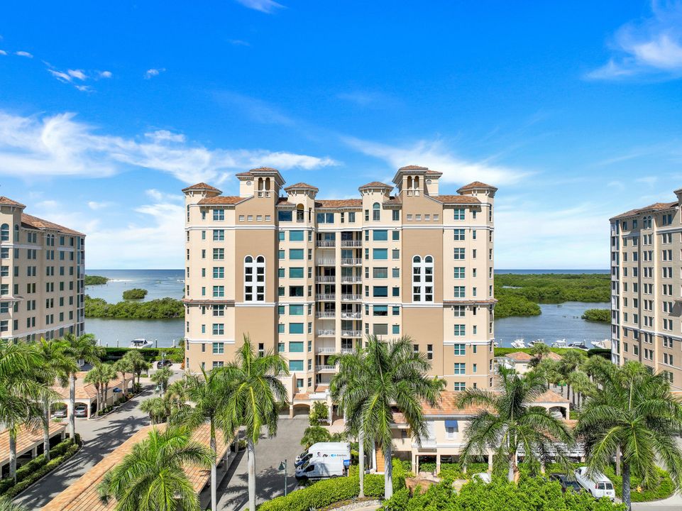 435 Dockside Dr #PH-02, Naples, FL 34110