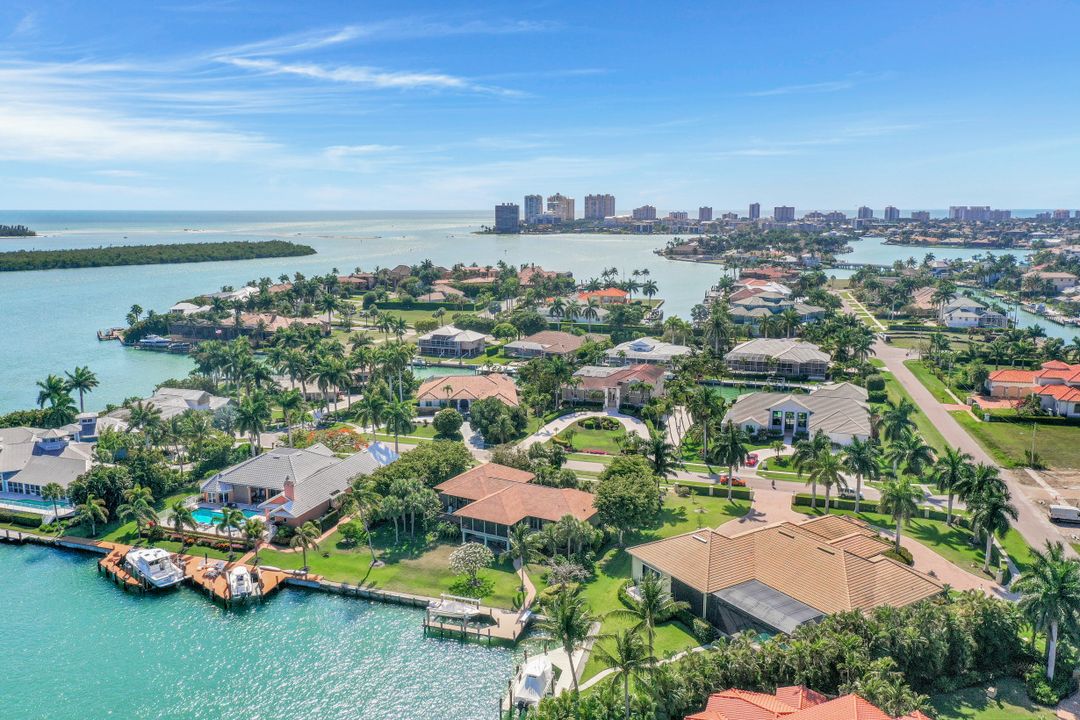 1011 Pettit Ct, Marco Island, FL 34145