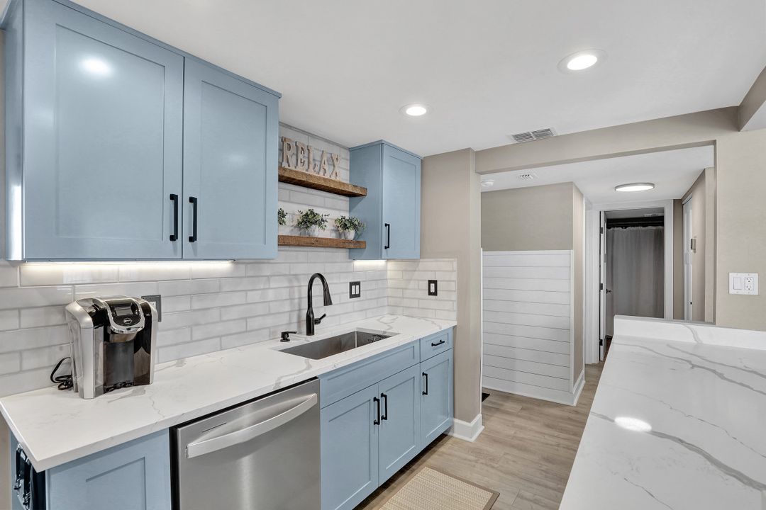 380 Seaview Ct #1403, Marco Island, FL 34145