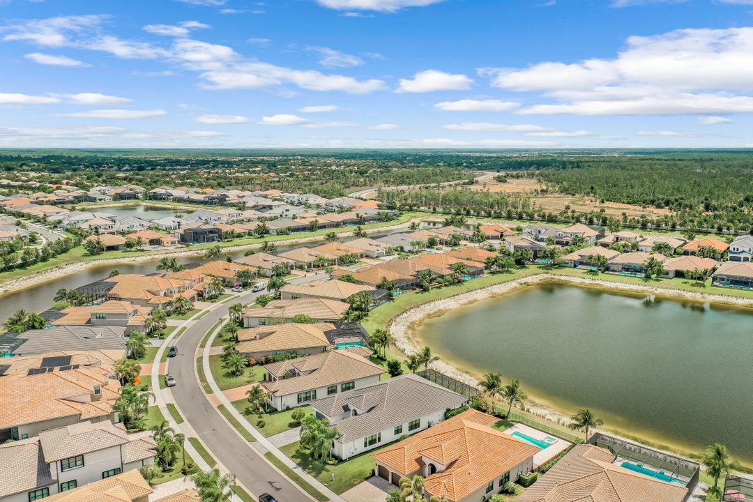 4477 Caldera Cir, Naples, FL 34119