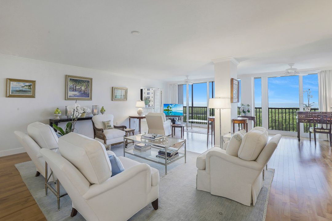 5601 Turtle Bay Dr #802, Naples, FL 34108