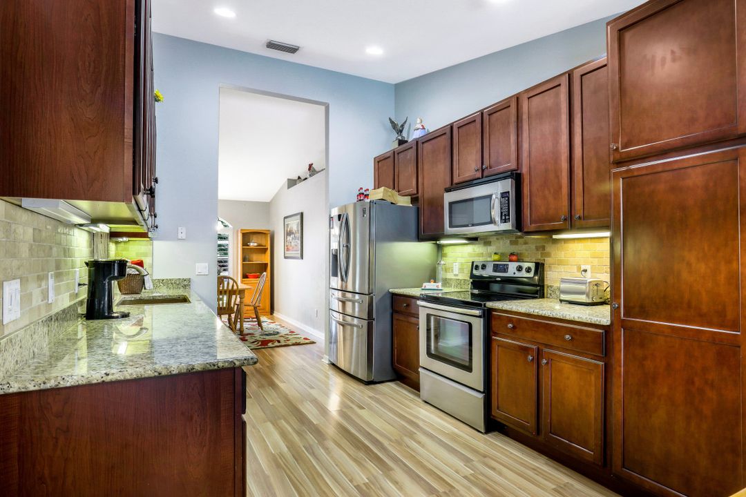 1561 Logan Ct, Naples, FL 34116