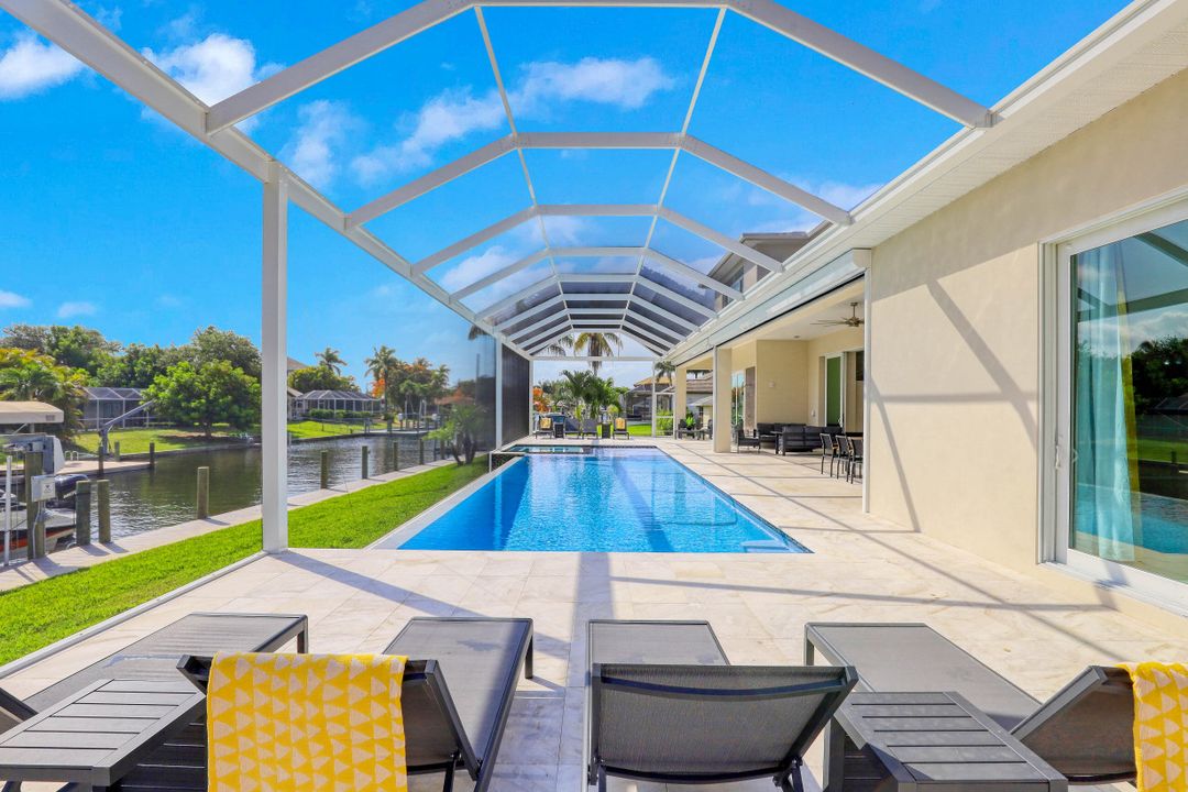 5232 Seminole Ct, Cape Coral, FL 33904