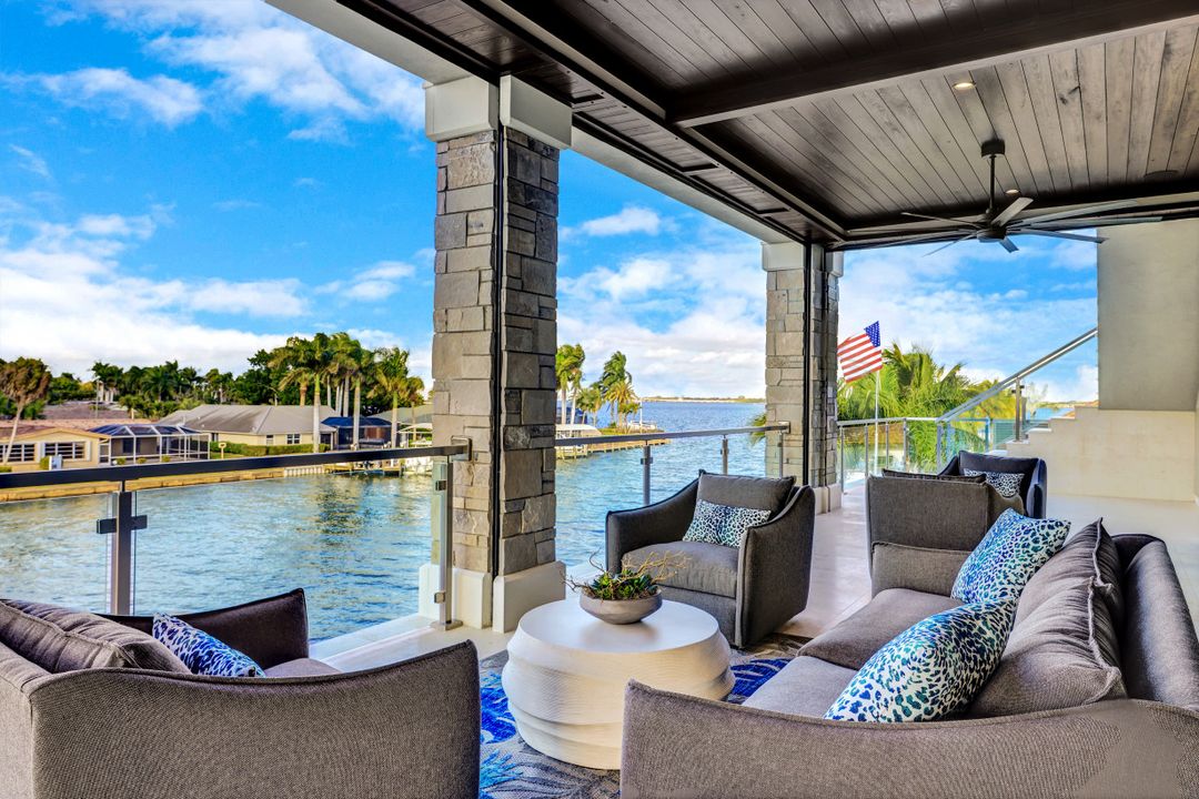 5603 Riverside Dr, Cape Coral, FL 33904