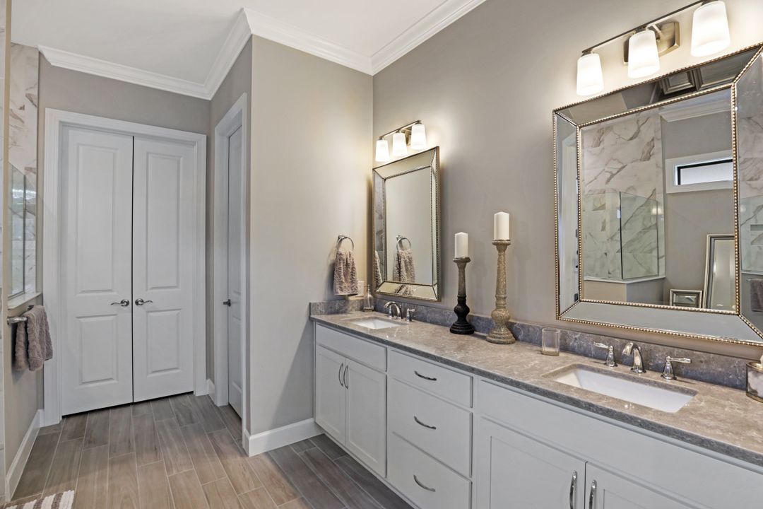 19617 Waterman Ct, Miromar Lakes, FL 33913