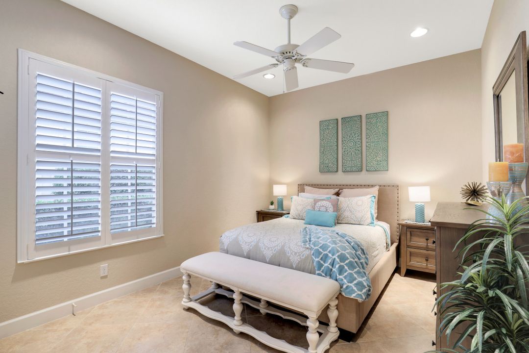 8733 Hideaway Harbor Ct, Naples, FL 34120