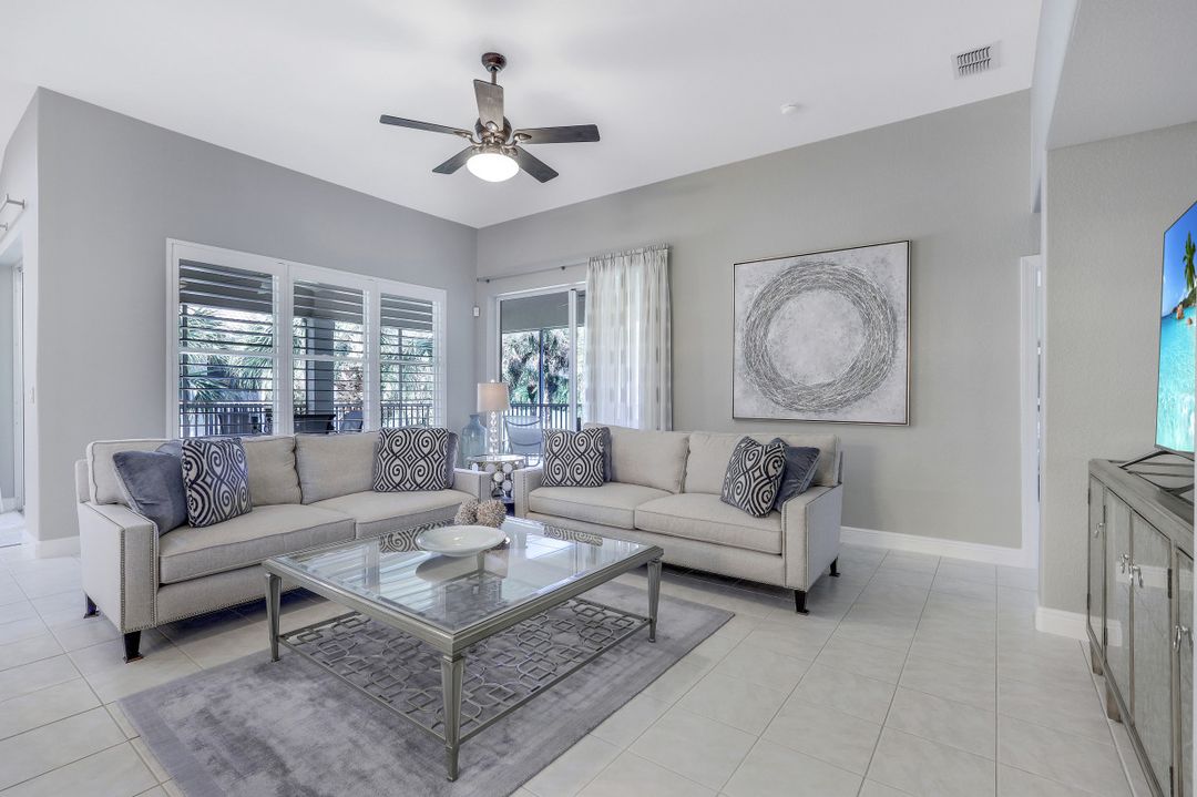 4810 Shinnecock Hills Ct, Naples, FL 34112