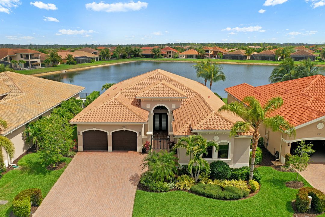 2963 Cinnamon Bay Cir, Naples, FL 34119