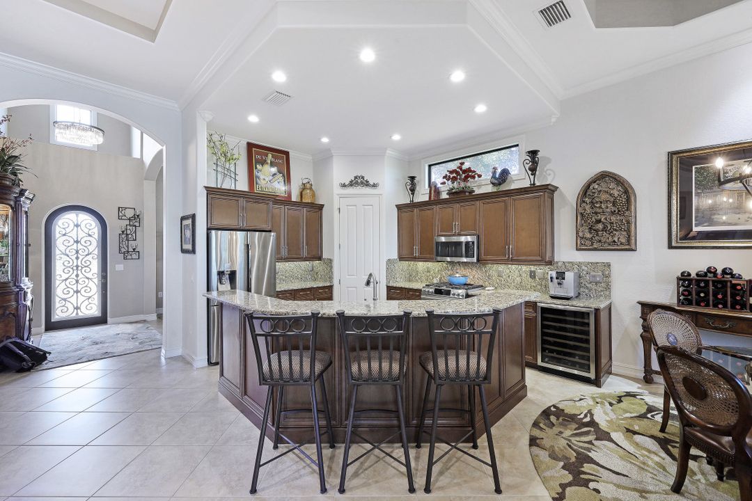 6287 Serano Way, Naples, FL 34113