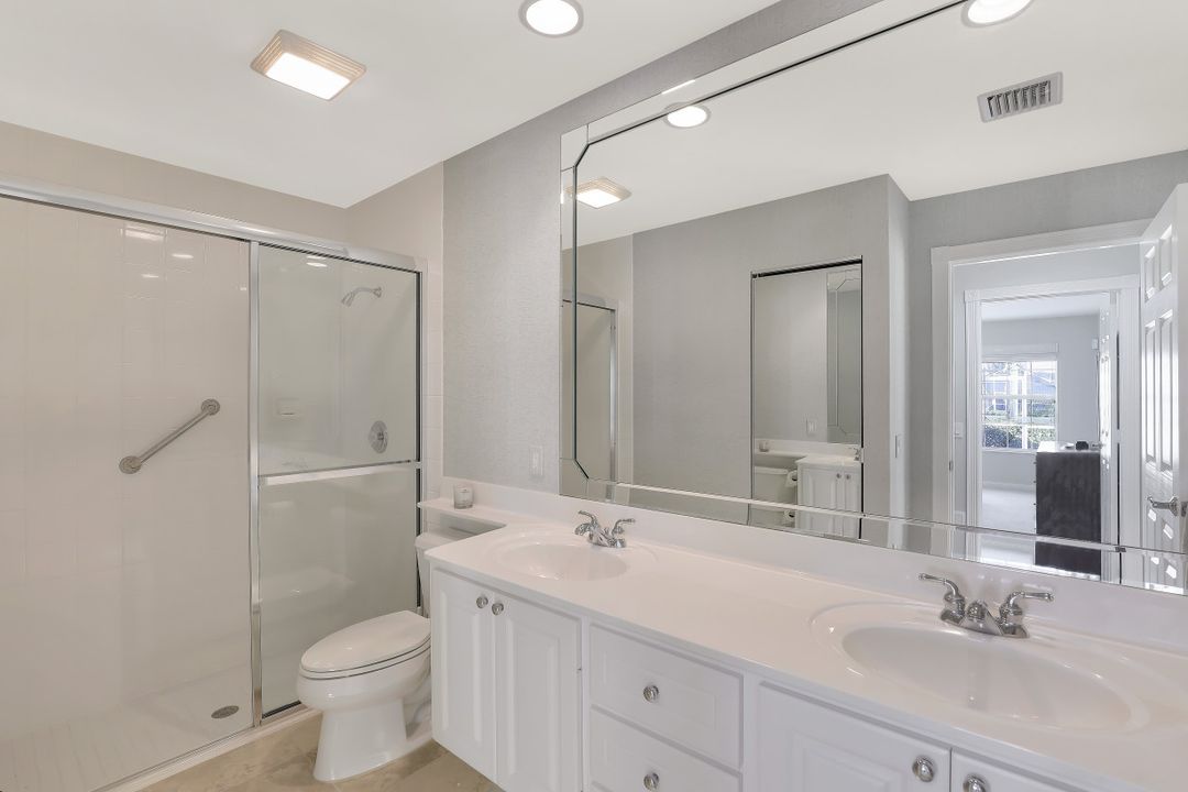 8113 Xenia Ln, Naples, FL 34114