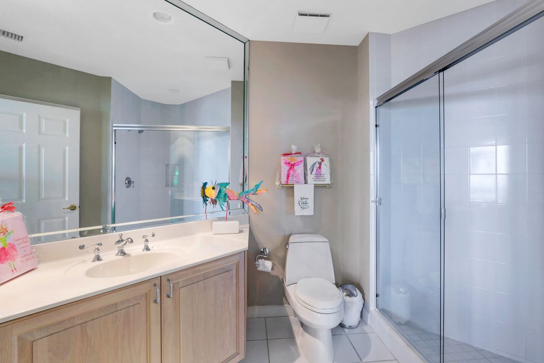 435 Dockside Dr #PH-02, Naples, FL 34110