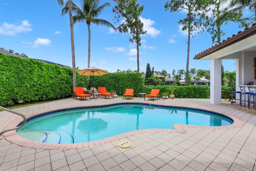 9925 Clear Lake Cir, Naples, FL 34109