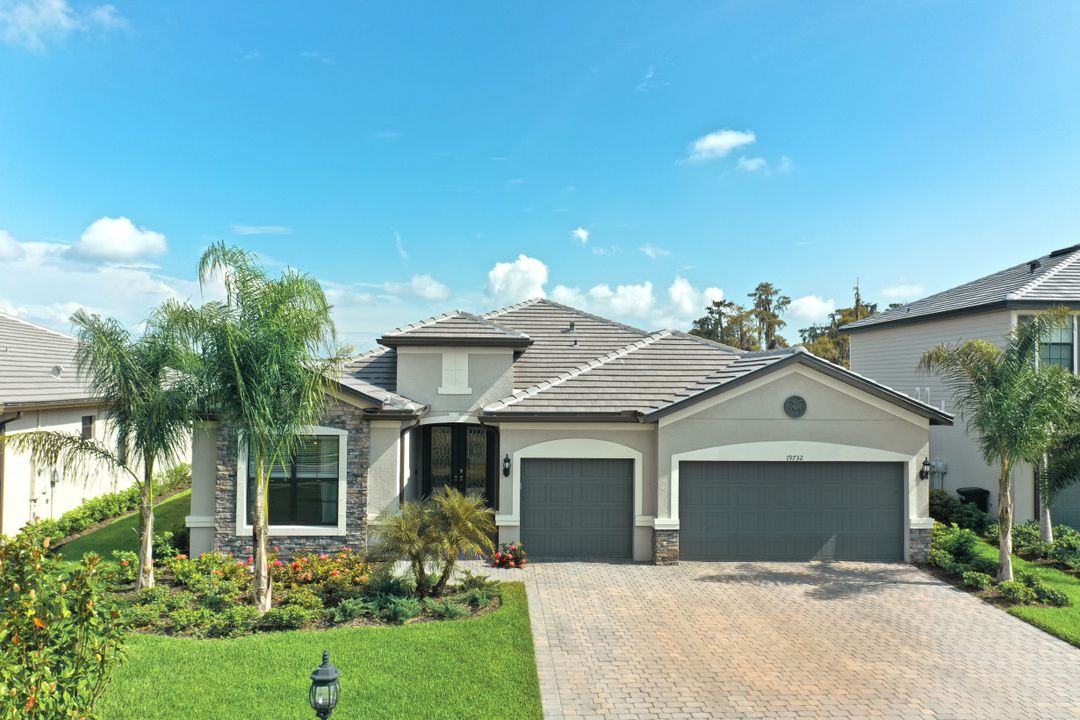 19732 Beechcrest Pl, Estero, FL 33913