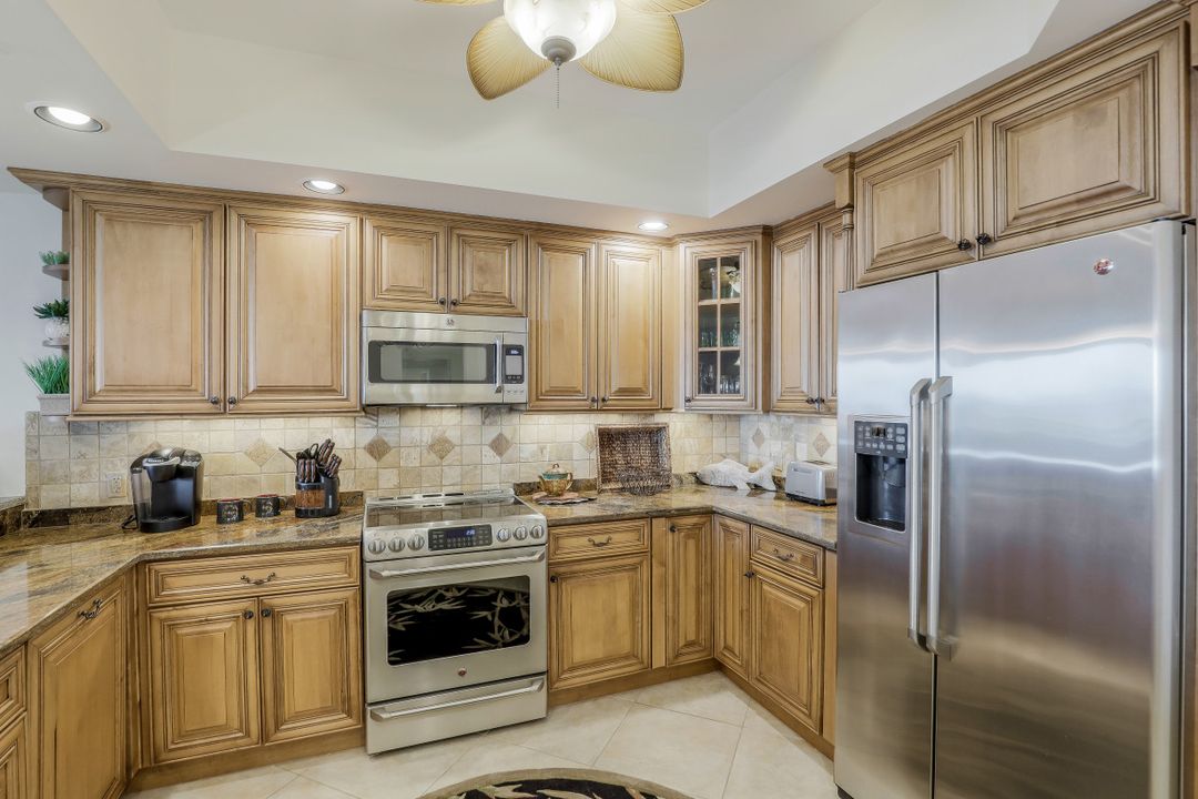 300 Dunes Blvd #1004, Naples, FL 34110