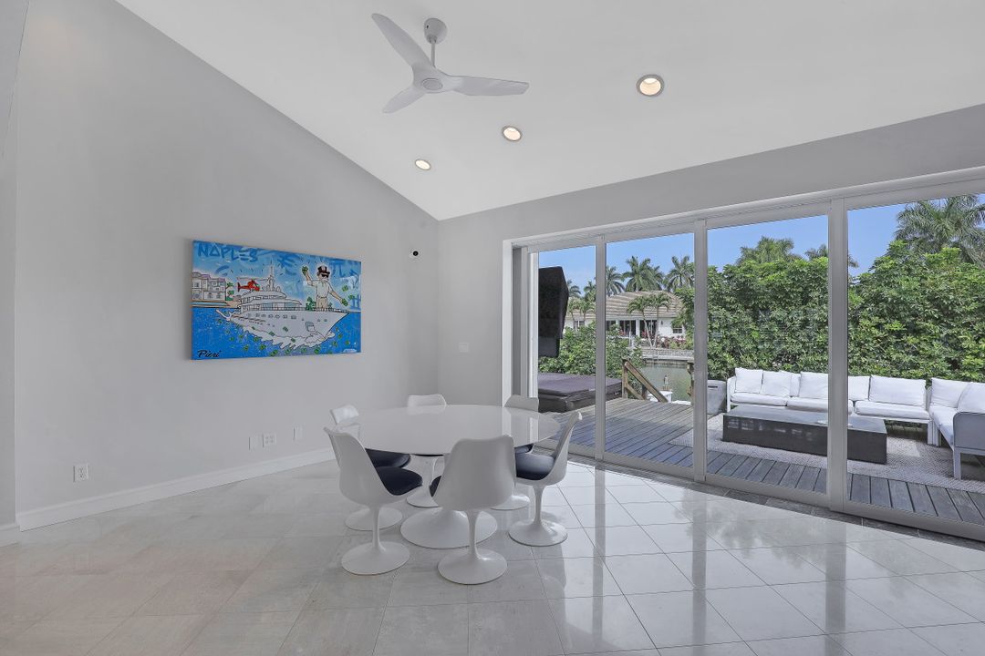 151 Bayview Ave, Naples, FL 34108