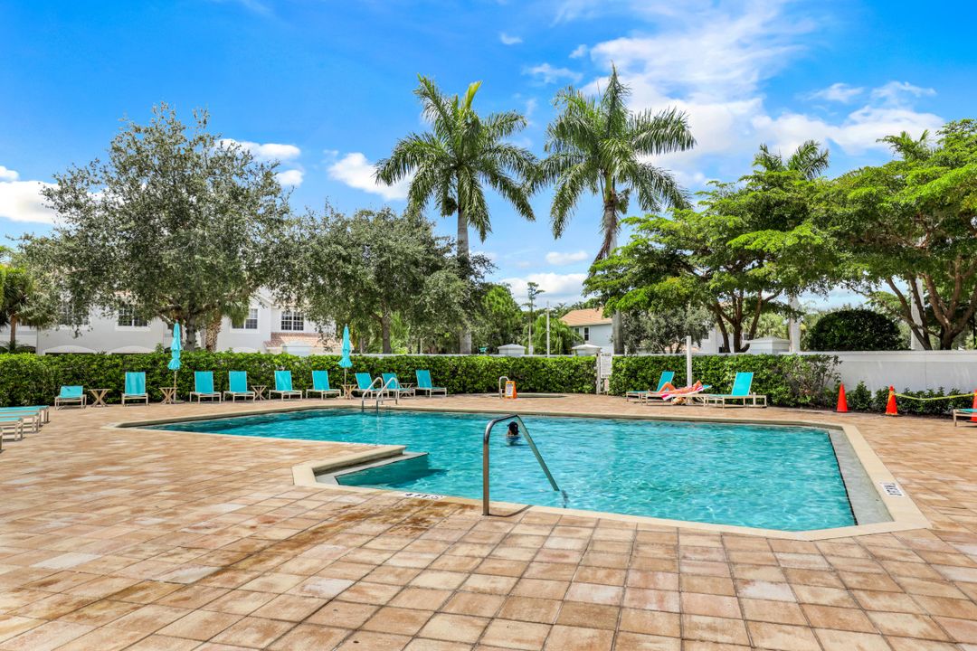 15809 Marcello Cir, Naples, FL 34110