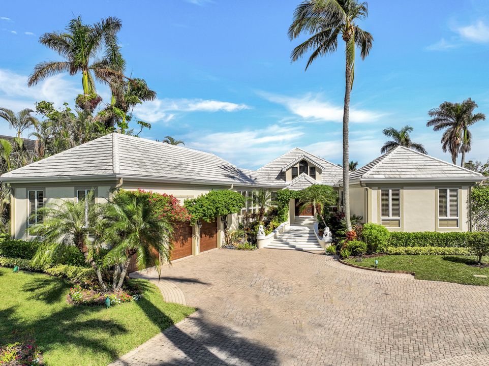 925 Spyglass Ln, Naples, FL 34102