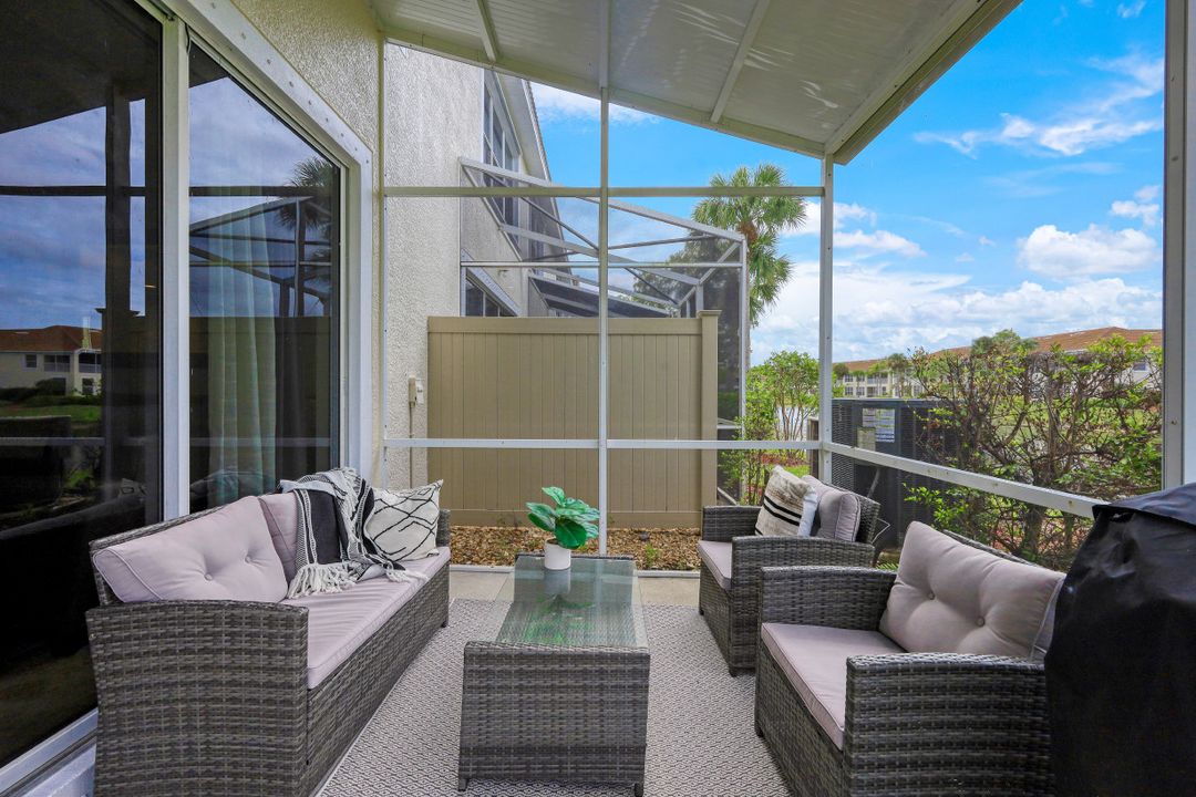 1084 Hampton Cir, Naples, FL 34105