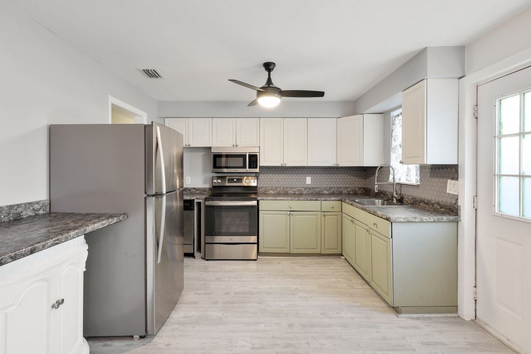 3575 Thomasson Dr, Naples, FL 34112