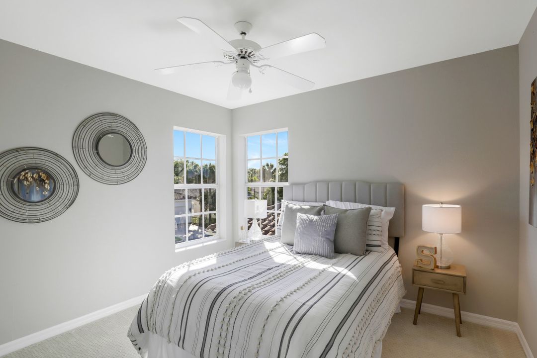 11043 Lakeland Cir, Fort Myers, FL 33913